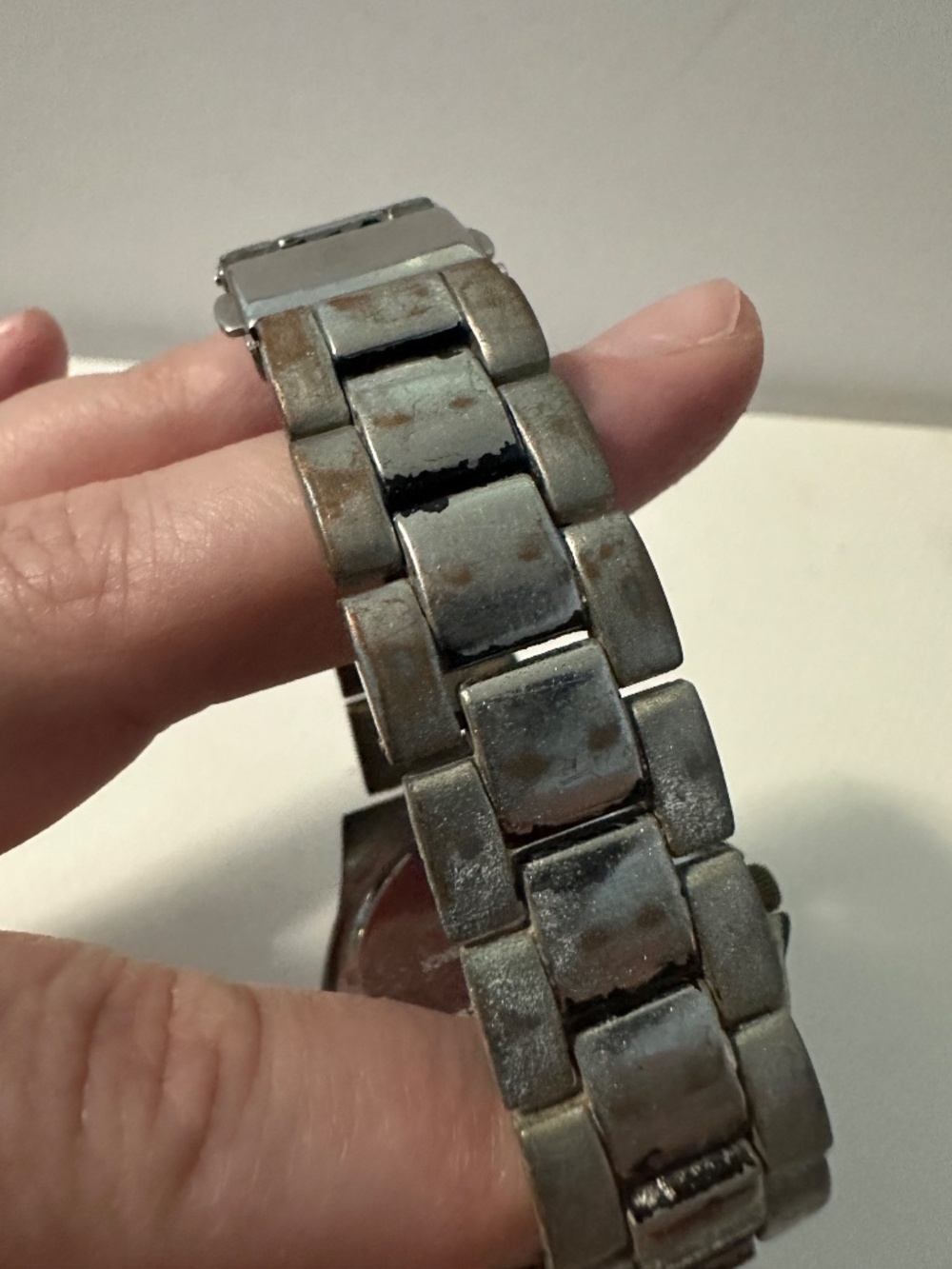 Vintage Batman DC Comics Quartz Watch Silver Tone Metal Bracelet Collectible - Picture 2 of 6